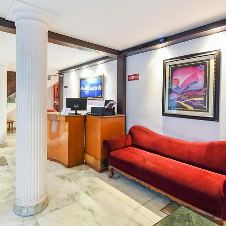 Oyo V International Hotel Amritsar Exterior photo