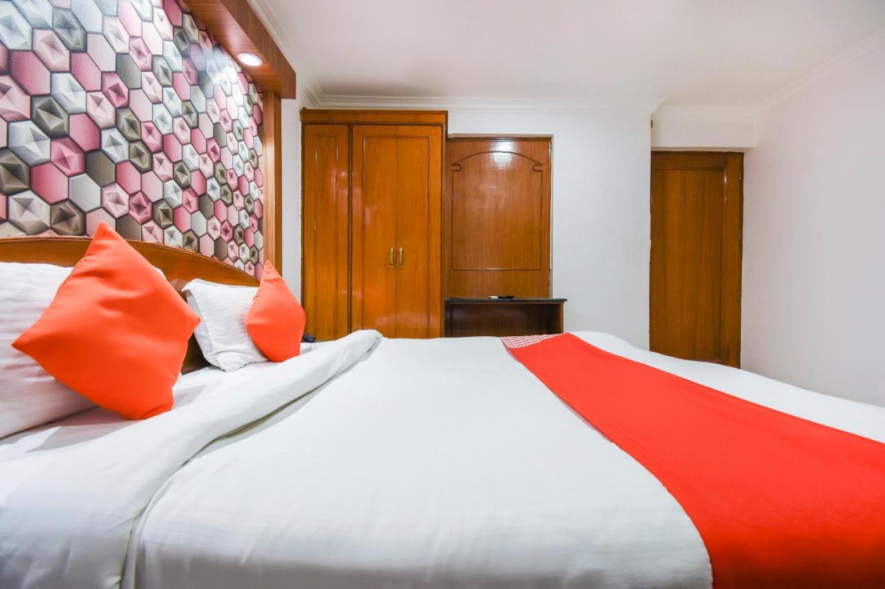 Oyo V International Hotel Amritsar Exterior photo